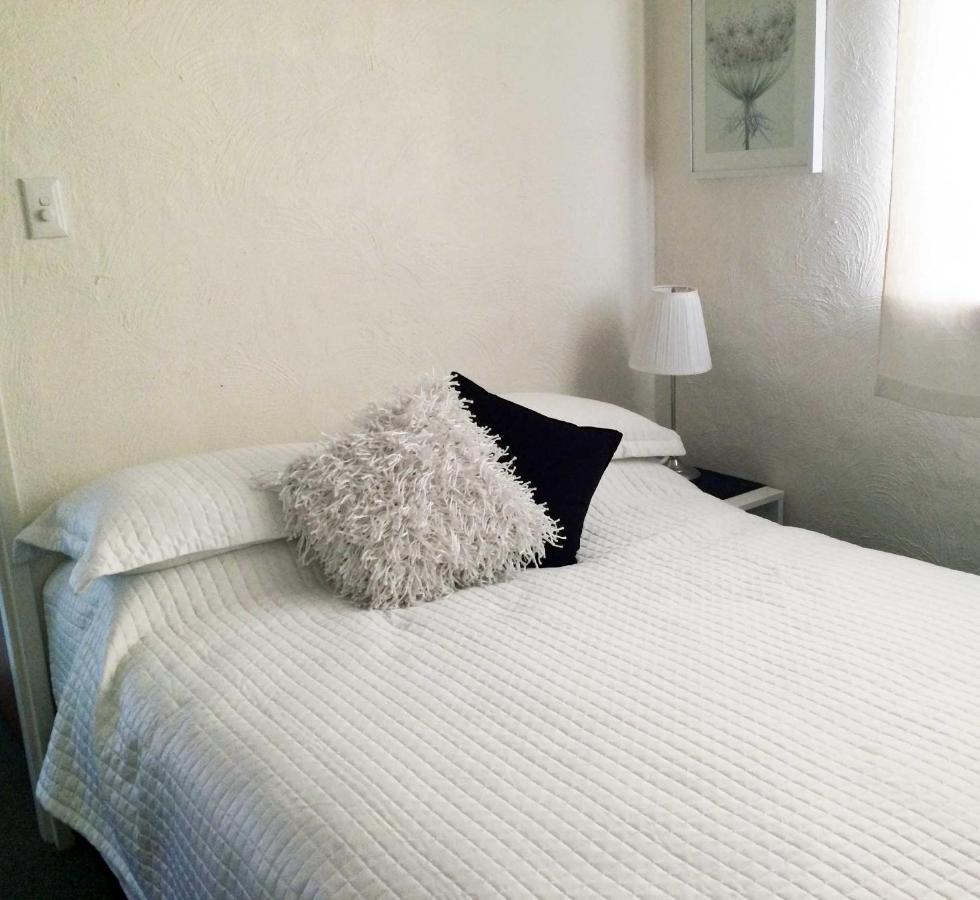 Kenata-Fairway Apartment Hotel เพิร์ท ภายนอก รูปภาพ